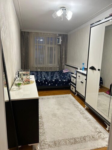 Продаётся 3-комн. вторичка 70 м², м. Кара Караев, photo 4 from 10