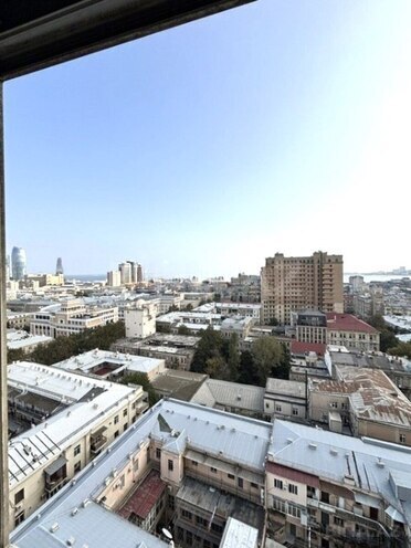 Satılır 4 otaqlı yeni tikili 230 m², Sahil m., photo 11 from 13