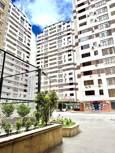 Satılır 2 otaqlı yeni tikili 61 m², İnşaatçılar m., photo 1 from 13