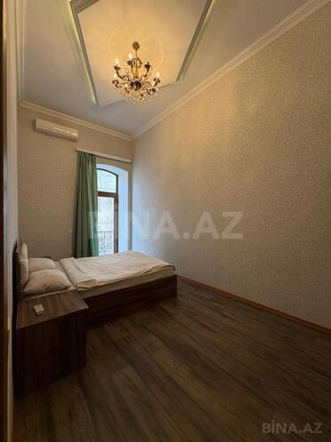 Satılır 3 otaqlı köhnə tikili 110 m², Sahil m., photo 6 from 21