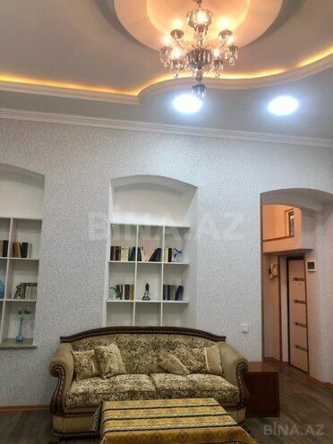 Satılır 3 otaqlı köhnə tikili 110 m², Sahil m., photo 8 from 13