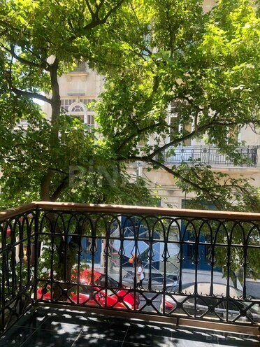 Satılır 3 otaqlı köhnə tikili 110 m², Sahil m., photo 6 from 13