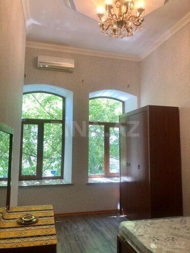 Satılır 3 otaqlı köhnə tikili 110 m², Sahil m., photo 10 from 13