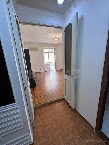 Satılır 2 otaqlı köhnə tikili 55 m², Sahil m., photo 12 from 17
