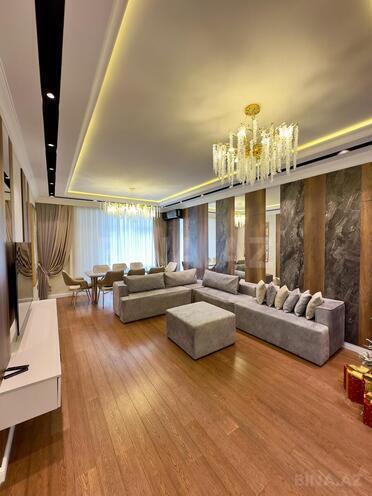 Сдаётся 2-комн. новостройка 110 м², м. 8 ноября, photo 1 from 12