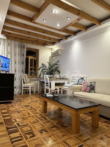 Satılır 4 otaqlı köhnə tikili 110 m², Xalqlar Dostluğu m., photo 5 from 20