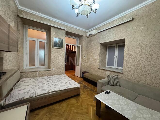 Satılır 2 otaqlı köhnə tikili 45 m², Sahil m., photo 4 from 13