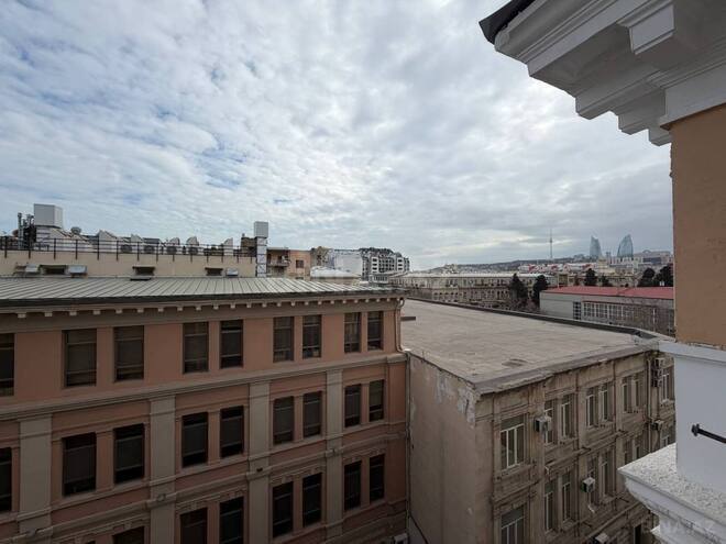 Satılır 3 otaqlı köhnə tikili 105 m², Sahil m., photo 12 from 23