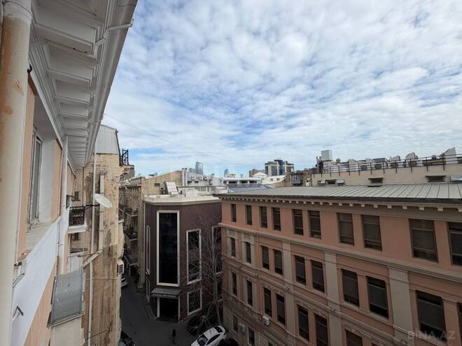 Satılır 3 otaqlı köhnə tikili 105 m², Sahil m., photo 10 from 23