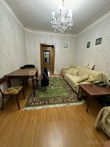 Satılır 2 otaqlı köhnə tikili 60 m², Əhmədli m., photo 1 from 14