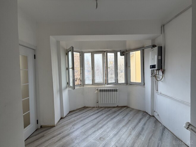 Продаётся 3-комн. вторичка 85 м², м. Элмляр Академиясы, photo 8 from 16