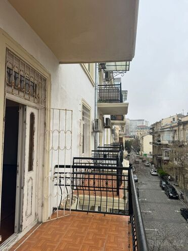 Продаётся 2-комн. вторичка 65 м², м. Сахил, photo 6 from 18