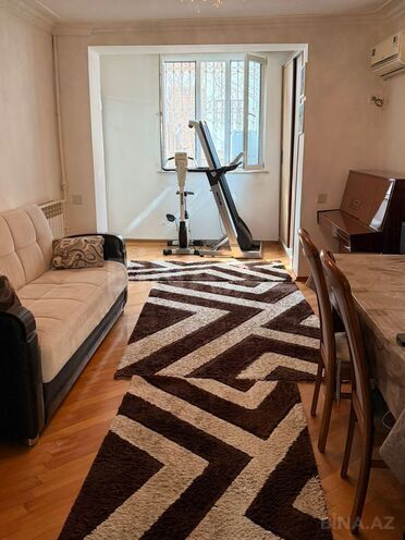 Продаётся 2-комн. вторичка 50 м², м. Низами, photo 1 from 15