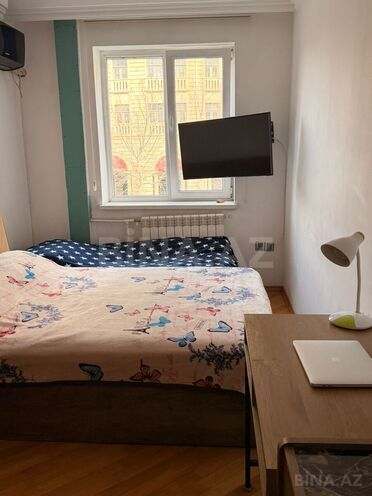 Продаётся 2-комн. вторичка 50 м², м. Низами, photo 5 from 15