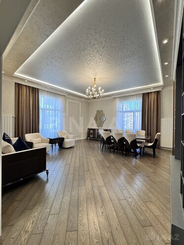 Продаётся 4-комн. новостройка 165 м², м. Низами, photo 1 from 20