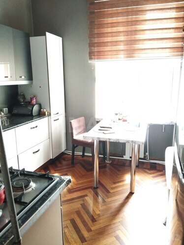 Satılır 3 otaqlı köhnə tikili 75 m², Elmlər Akademiyası m., photo 22 from 27