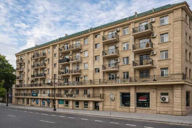 Satılır 3 otaqlı köhnə tikili 75 m², Yasamal r., photo 1 from 16