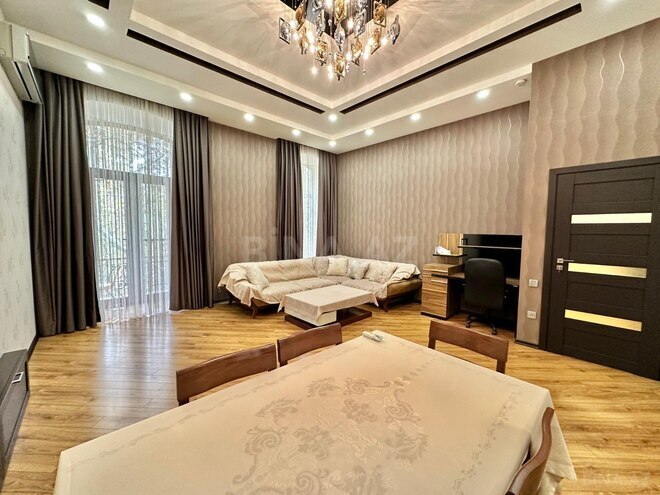 Сдаётся 3-комн. вторичка 110 м², м. Ичеришехер, photo 3 from 18