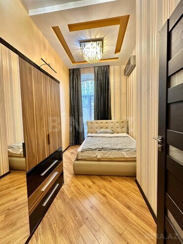 Сдаётся 3-комн. вторичка 110 м², м. Ичеришехер, photo 8 from 18