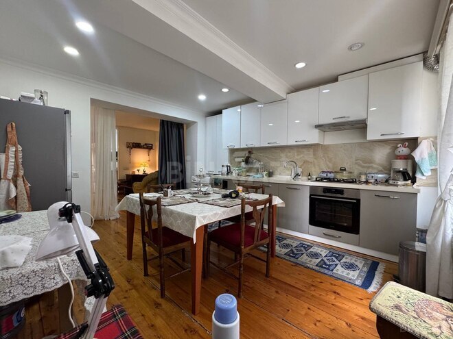 Satılır 3 otaqlı köhnə tikili 115 m², Sahil m., photo 18 from 22