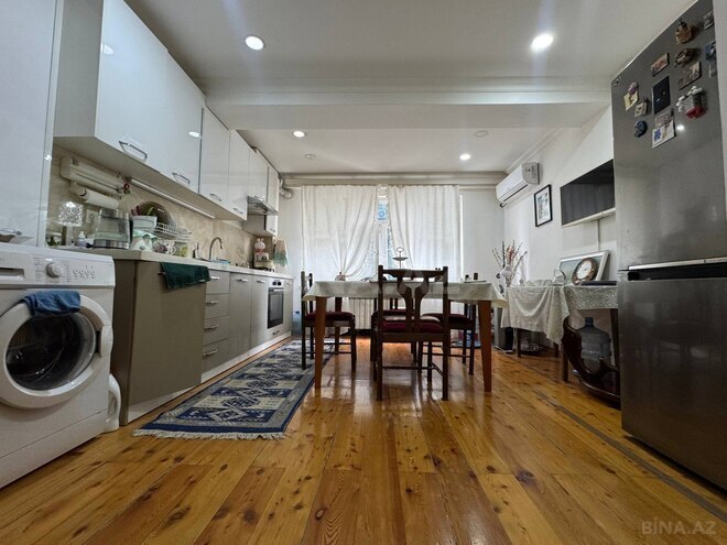 Satılır 3 otaqlı köhnə tikili 115 m², Sahil m., photo 17 from 22