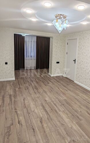 Продаётся 3-комн. вторичка 70 м², м. Элмляр Академиясы, photo 6 from 11