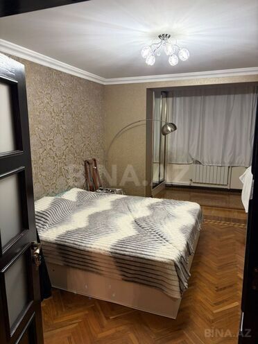 Satılır 3 otaqlı köhnə tikili 105 m², Qara Qarayev m., photo 4 from 19