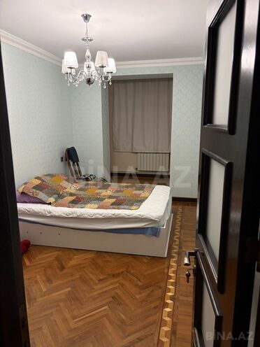 Satılır 3 otaqlı köhnə tikili 105 m², Qara Qarayev m., photo 17 from 19