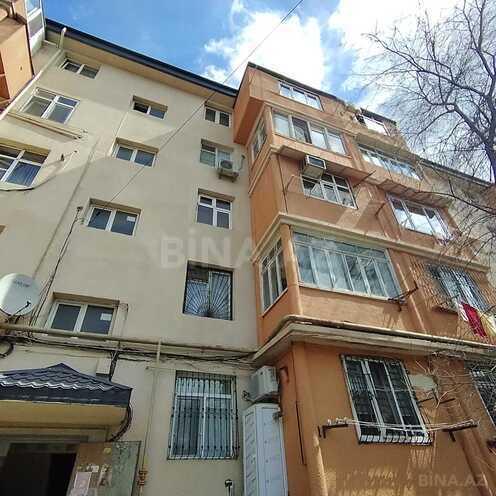 Satılır 2 otaqlı köhnə tikili 60 m², Qara Qarayev m., photo 11 from 32