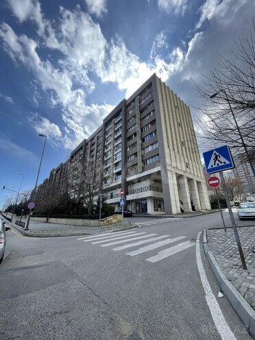 Продаётся 3-комн. вторичка 74 м², м. Элмляр Академиясы, photo 10 from 14