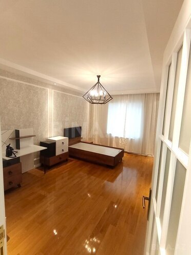 Satılır 3 otaqlı köhnə tikili 95 m², Elmlər Akademiyası m., photo 6 from 15