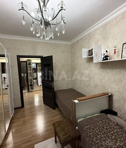 Продаётся 3-комн. вторичка 75 м², м. Ази Асланов, photo 8 from 13