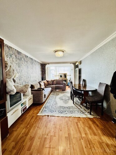 Satılır 2 otaqlı köhnə tikili 60 m², Qara Qarayev m., photo 8 from 10