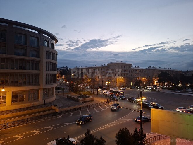 Продаётся 2-комн. вторичка 65 м², Ясамальский р., photo 1 from 21