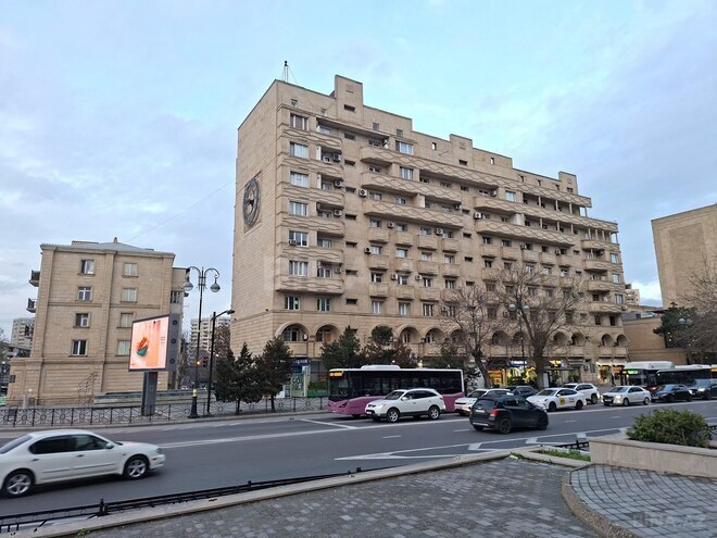 Продаётся 2-комн. вторичка 65 м², Ясамальский р., photo 5 from 21