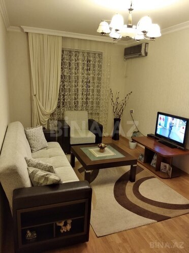 Продаётся 3-комн. вторичка 85 м², м. Ази Асланов, photo 1 from 10