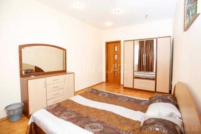 Satılır 8 otaqlı həyət evi/bağ evi 400 m², Badamdar q., photo 1 from 30