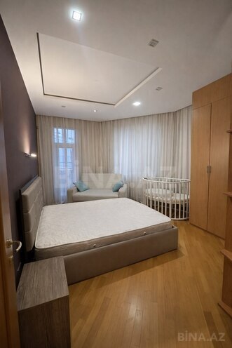 İcarəyə verilir 3 otaqlı yeni tikili 140 m², 28 May m., photo 9 from 24