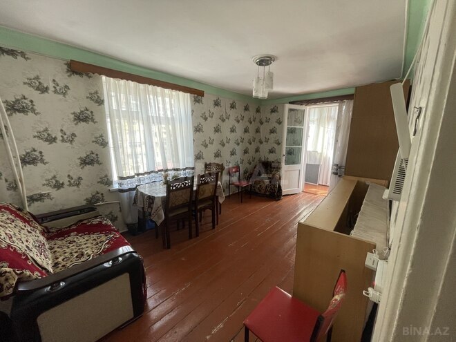 Продаётся 1-комн. вторичка 40 м², м. Кара Караев, photo 1 from 13