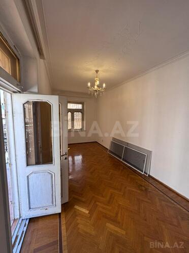 Satılır 2 otaqlı köhnə tikili 55 m², Sahil m., photo 7 from 19