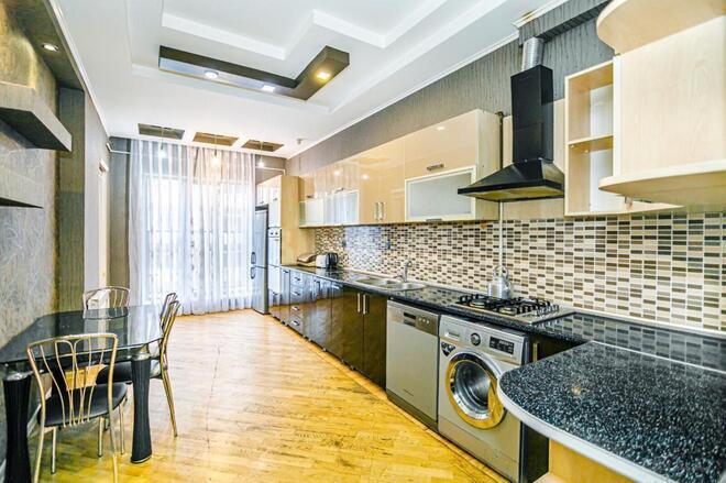 Сдаётся 2-комн. новостройка 90 м², м. Низами, photo 12 from 23