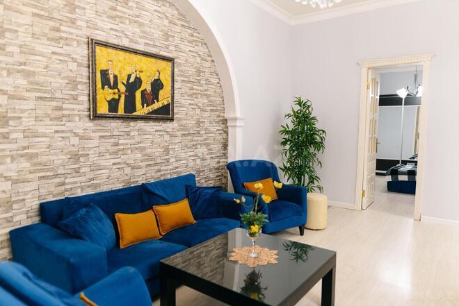 Сдаётся 2-комн. вторичка 50 м², м. Сахил, photo 1 from 13