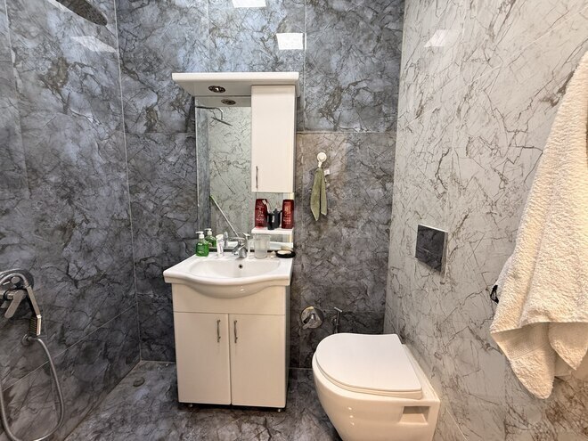 Продаётся 2-комн. вторичка 60 м², м. Низами, photo 8 from 9