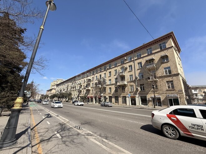 Продаётся 2-комн. вторичка 60 м², м. Низами, photo 1 from 9