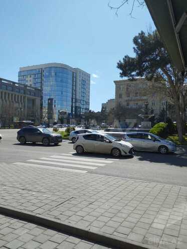 Satılır 3 otaqlı köhnə tikili 75 m², Yasamal r., photo 1 from 17