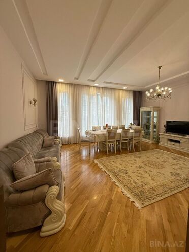 Продаётся 7-комн. дом/дача 550 м², photo 1 from 23