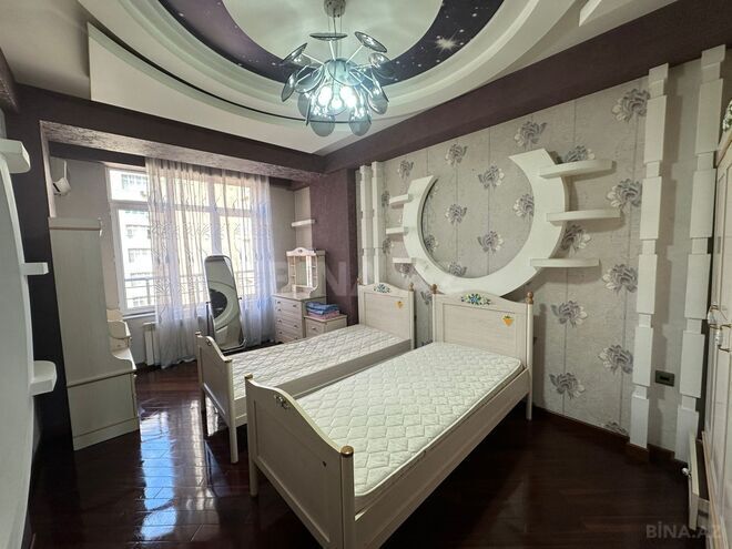 Сдаётся 3-комн. новостройка 140 м², м. Нефтчиляр, photo 11 from 18