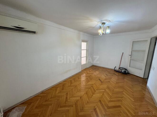 Продаётся 2-комн. вторичка 42 м², м. Элмляр Академиясы, photo 4 from 12