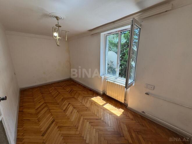 Продаётся 2-комн. вторичка 42 м², м. Элмляр Академиясы, photo 8 from 12