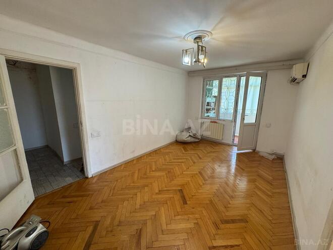 Продаётся 2-комн. вторичка 42 м², м. Элмляр Академиясы, photo 3 from 12